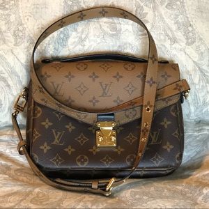 Louis Vuitton Pochette Metis Reverse Monogram